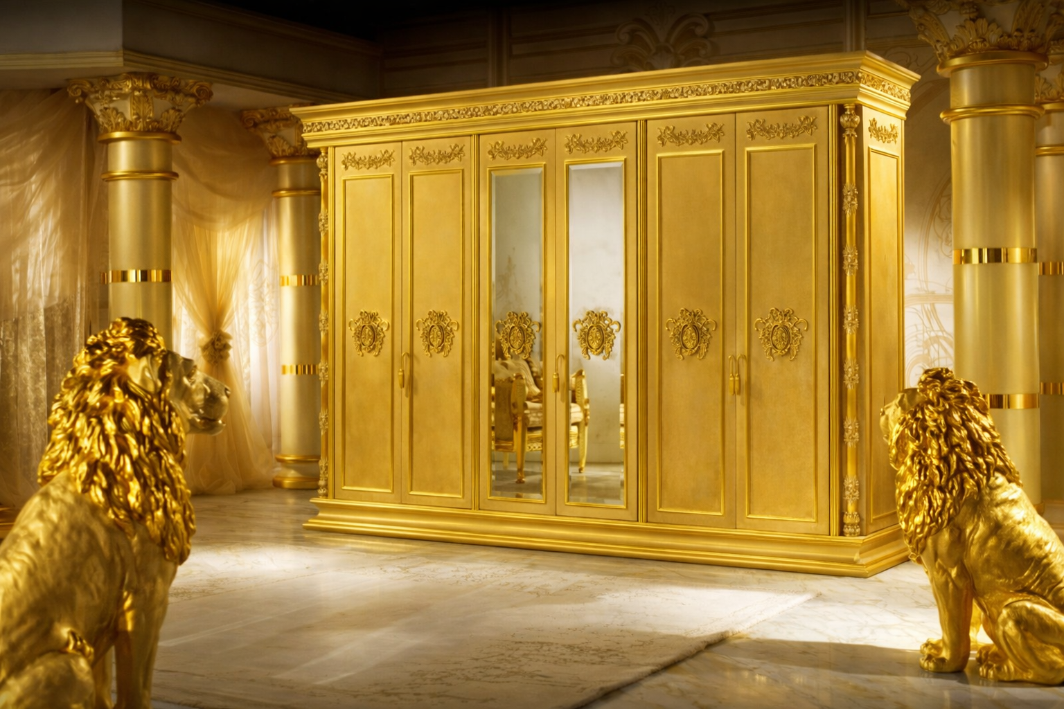 Royal Antique Luxury Bedroom Set with Hydraulic Storage – Premium Golden Finish