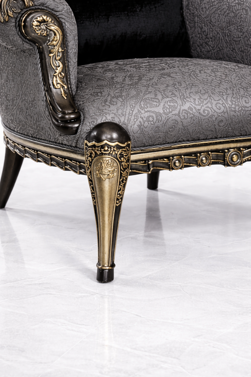 Luxury Royal Carved Accent Chair – Premium Classic Upholstered Armchair